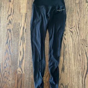 Whitney Simmons Gymshark black leggings. Scrunch bottoms and butt.